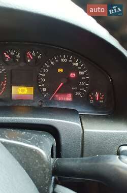 Седан Audi A6 1999 в 