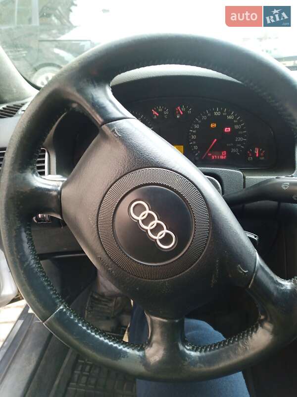 Седан Audi A6 1999 в Ивано-Франковске