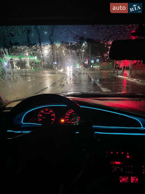 Седан Audi A6 1995 в Черновцах