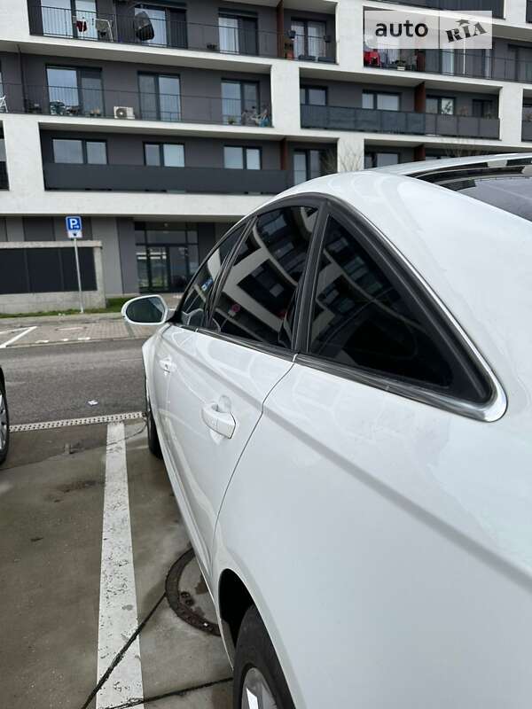 Седан Audi A6 2012 в Ужгороді
