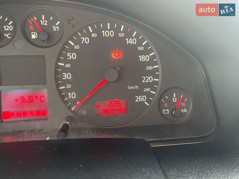 Седан Audi A6 2001 в Городку