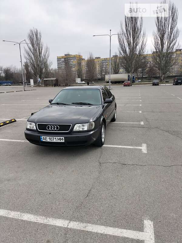 Седан Audi A6 1995 в Днепре