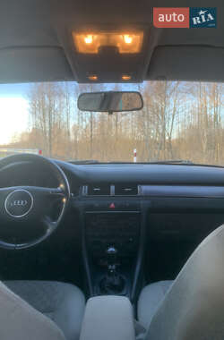 Седан Audi A6 2002 в Шацке
