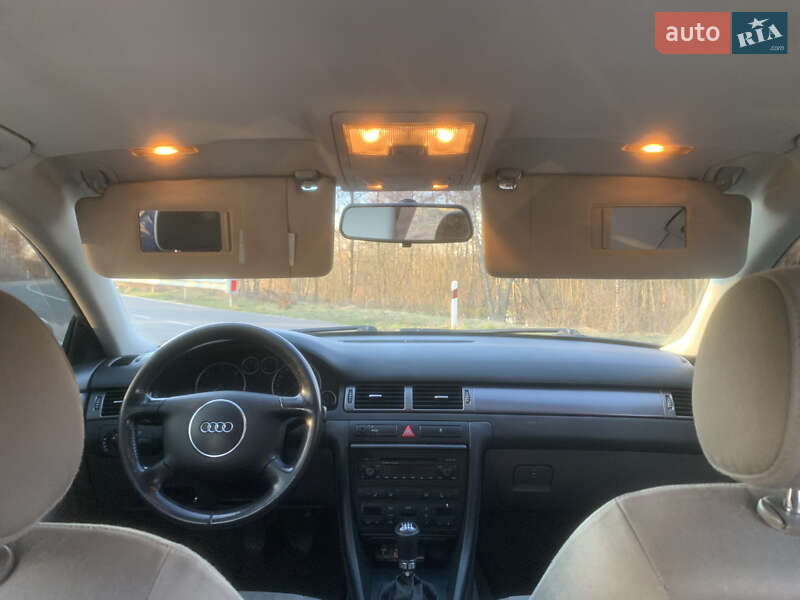 Седан Audi A6 2002 в Шацке