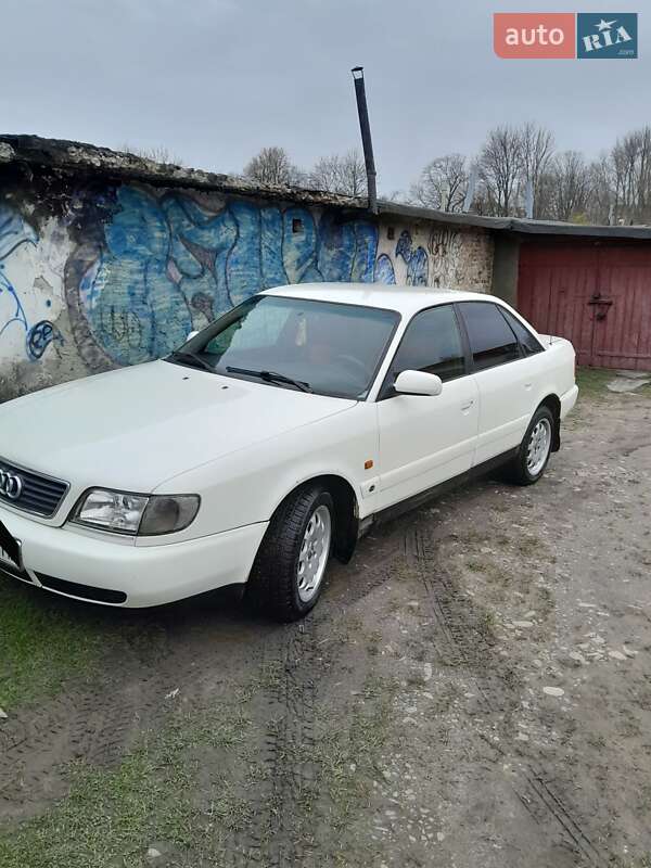 Седан Audi A6 1995 в Стебнику