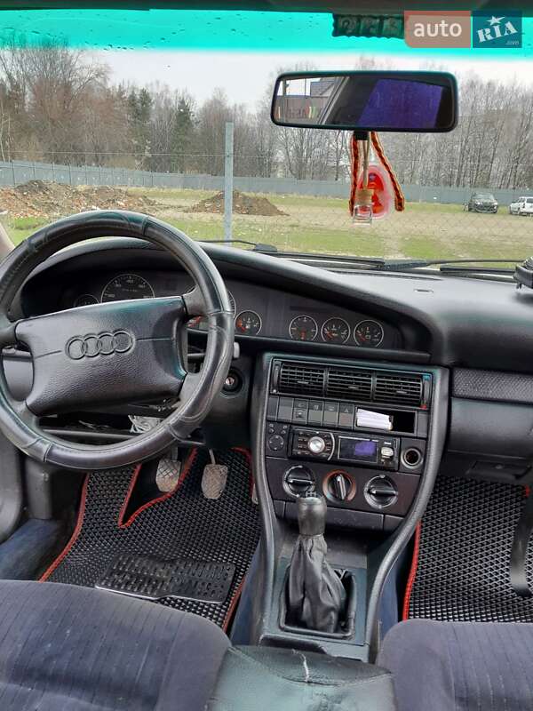 Седан Audi A6 1995 в Трускавце