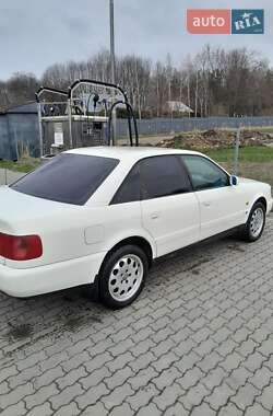 Седан Audi A6 1995 в Стебнику