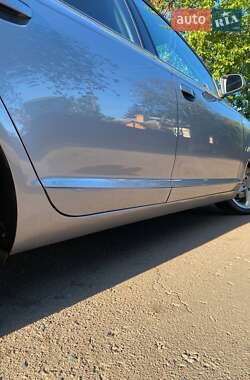 Седан Audi A6 2004 в 