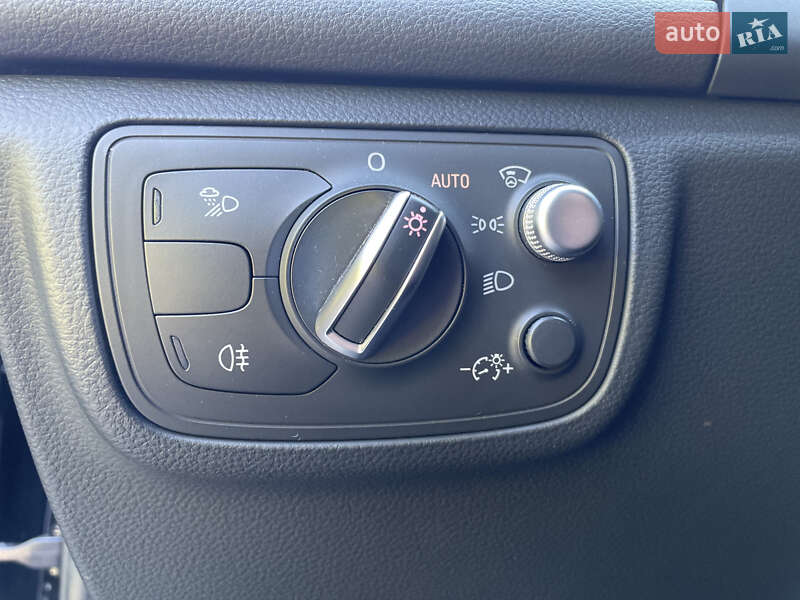 Седан Audi A6 2015 в Киеве