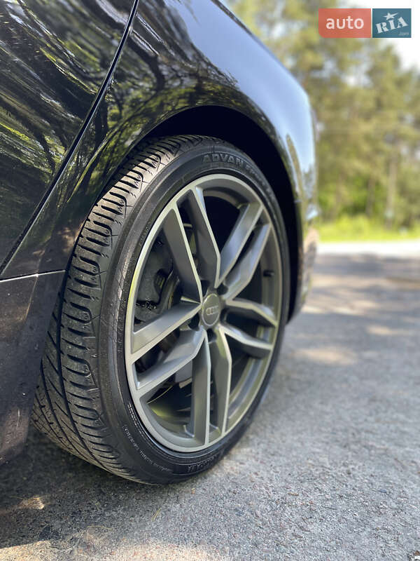 Седан Audi A6 2015 в Киеве