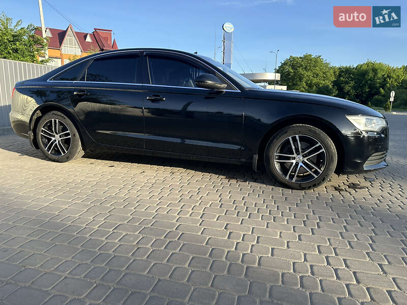 Седан Audi A6 2012 в Староконстантинове