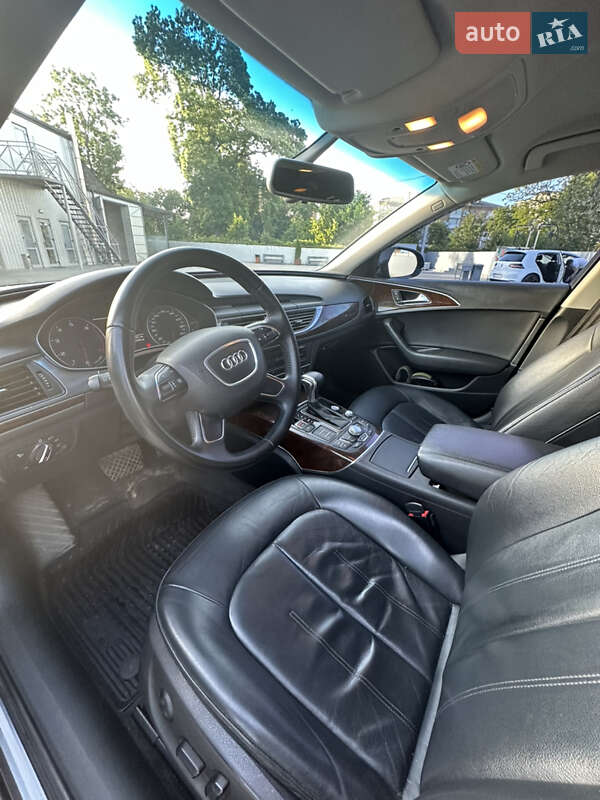 Седан Audi A6 2012 в Староконстантинове