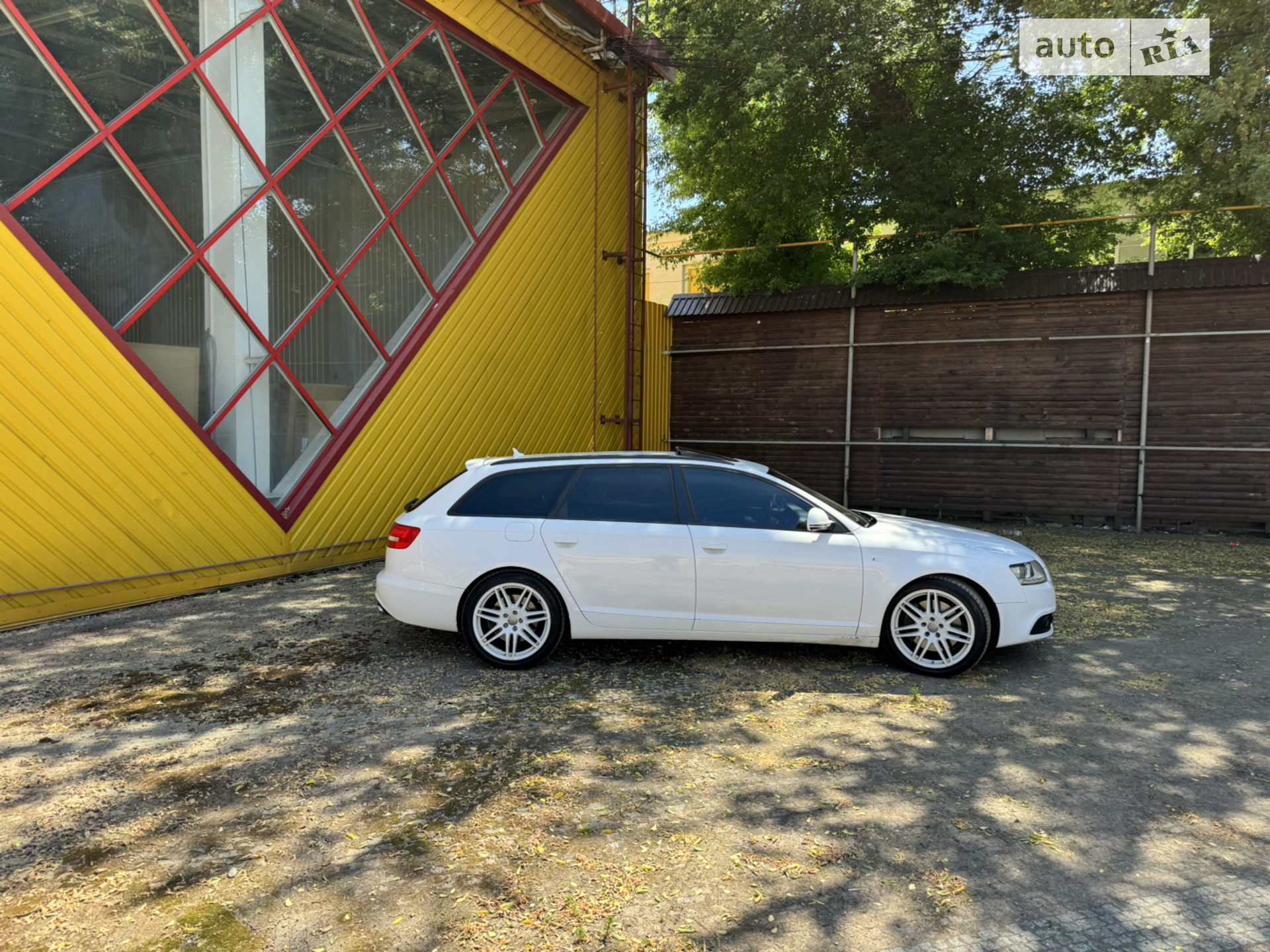2010 Audi A6 - мініатюра 10