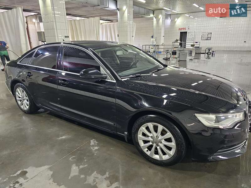 Седан Audi A6 2012 в Сумах