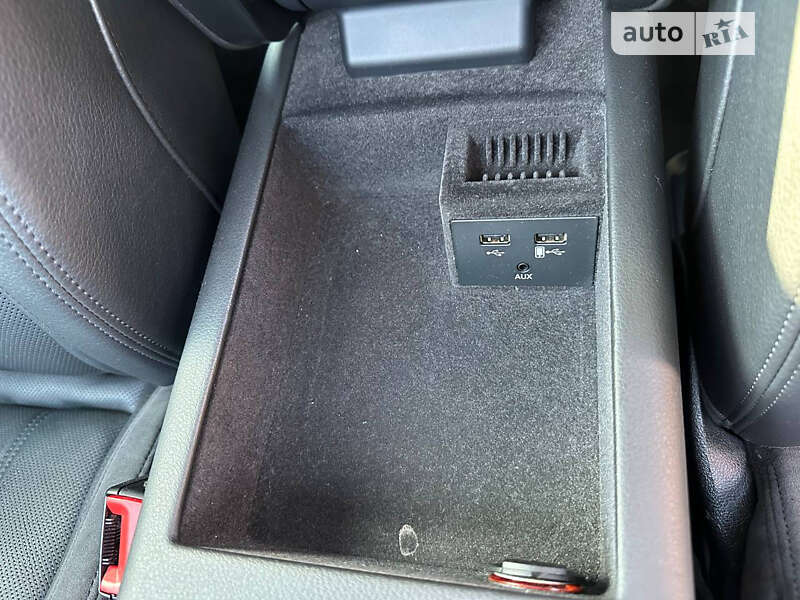 Седан Audi A6 2015 в Киеве