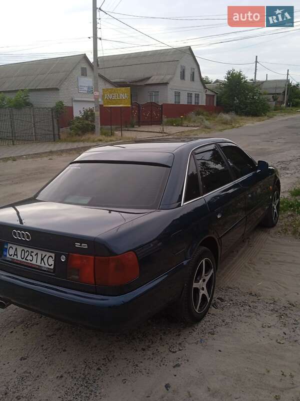 Седан Audi A6 1996 в Чигирине