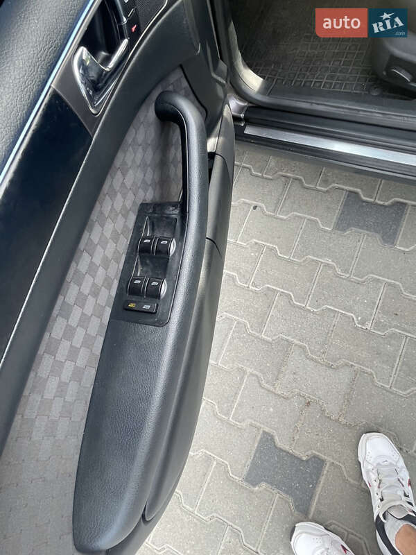 Седан Audi A6 2000 в Яворові
