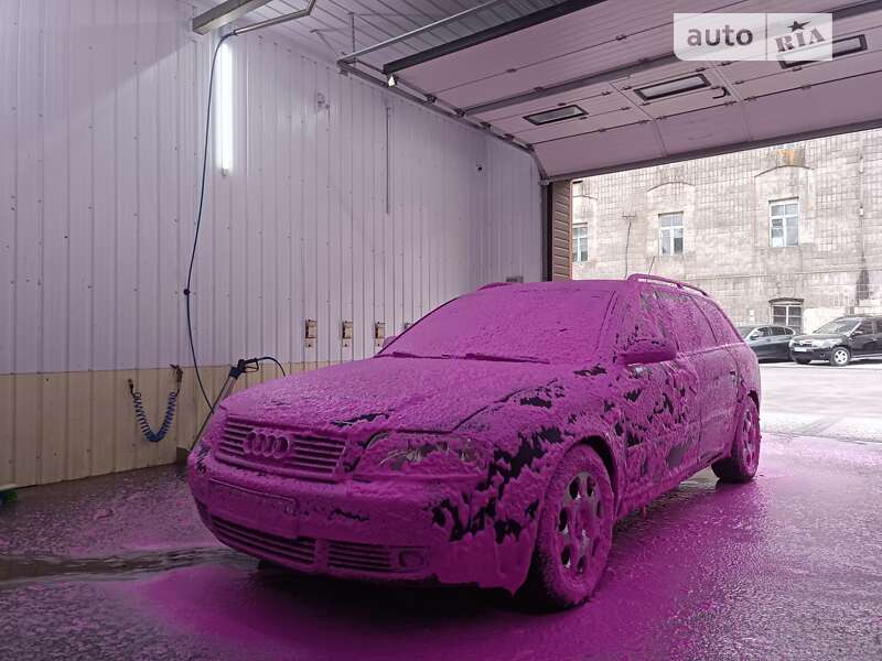 Универсал Audi A6 2002 в Корце