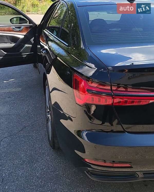 Седан Audi A6 2020 в Мукачево