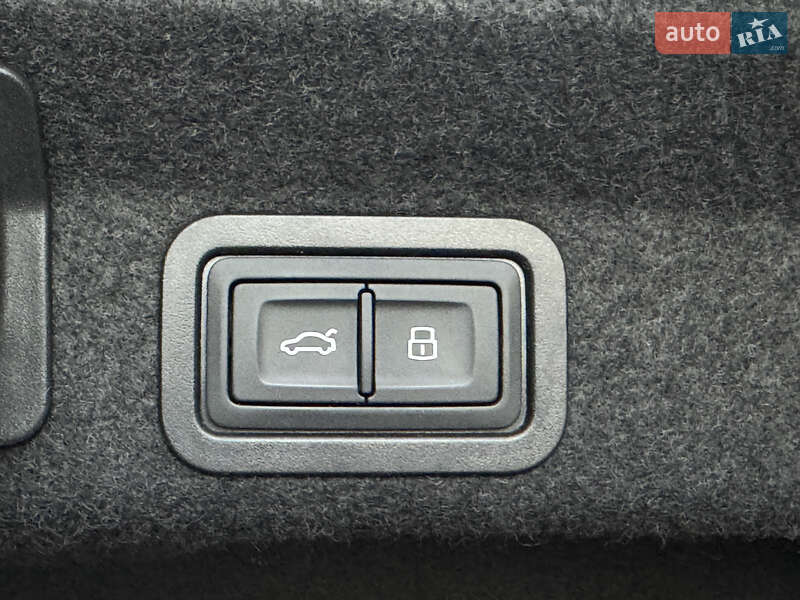 Седан Audi A6 2018 в Киеве