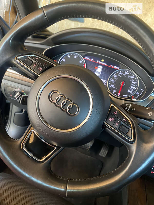 Седан Audi A6 2012 в Иршаве