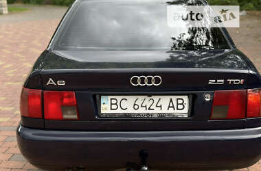 Седан Audi A6 1996 в Жовкве