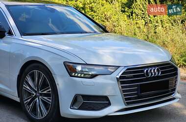 Седан Audi A6 2019 в 