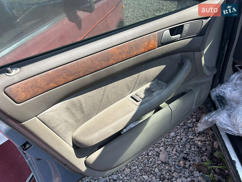 Универсал Audi A6 2001 в Сокале