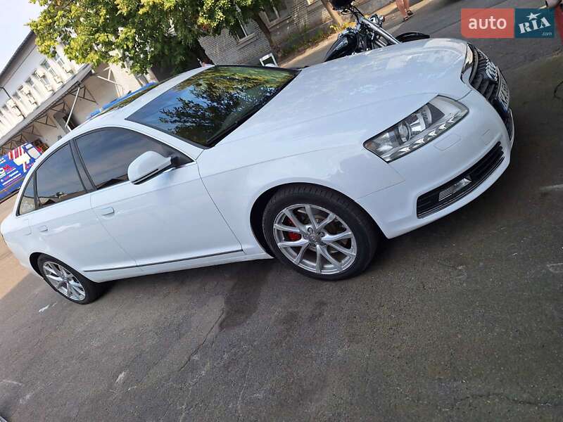 Седан Audi A6 2010 в 
