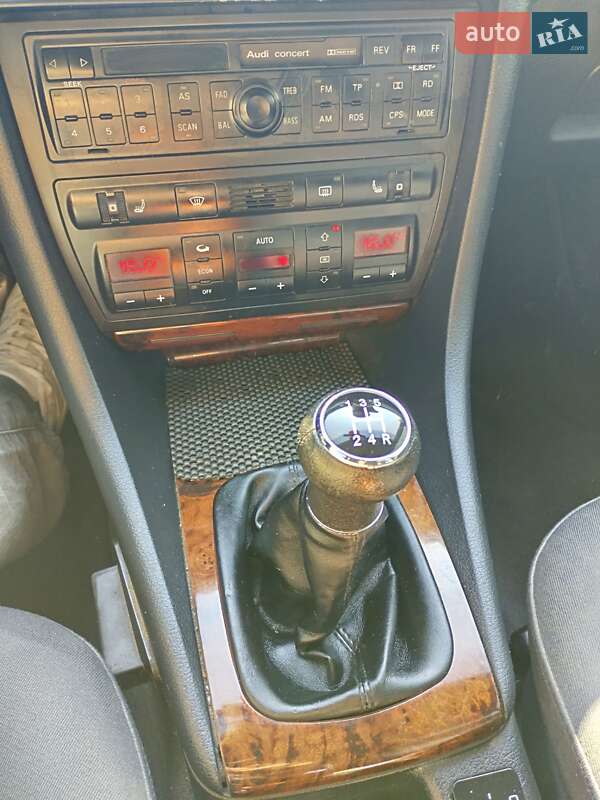 Универсал Audi A6 1999 в Киеве