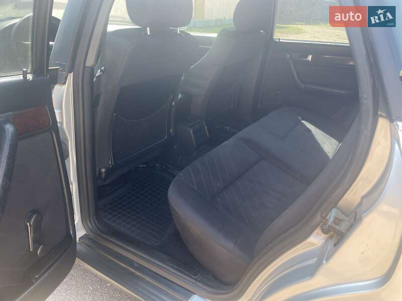 Седан Audi A6 1995 в Коростене