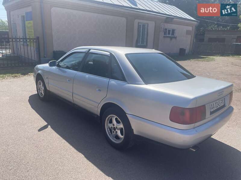 Седан Audi A6 1995 в 