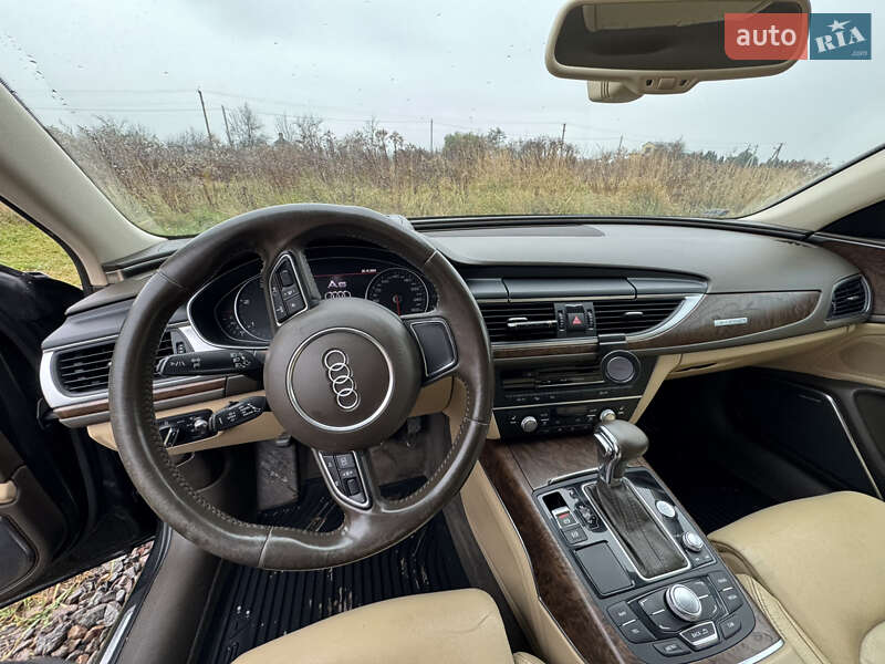 Седан Audi A6 2011 в Комарному