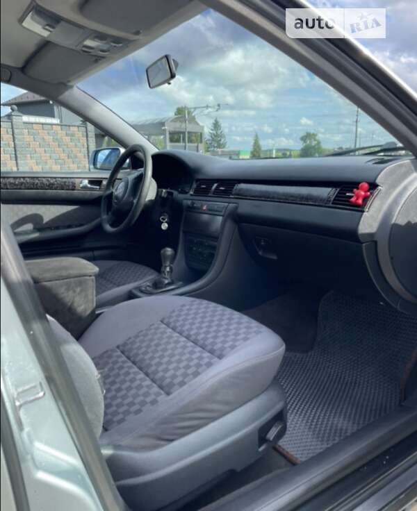 Седан Audi A6 1997 в Золочеве