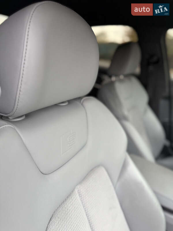 Седан Audi A6 2023 в Ужгороде