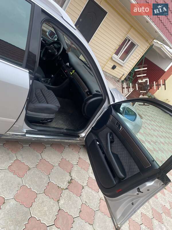 Универсал Audi A6 2001 в Славуте