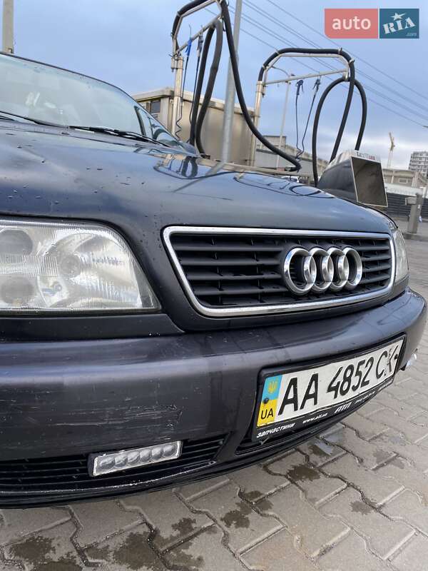 Седан Audi A6 1995 в Киеве