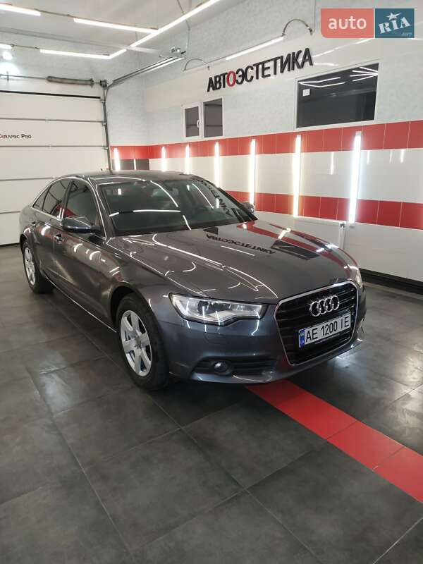 Седан Audi A6 2012 в П'ятихатках