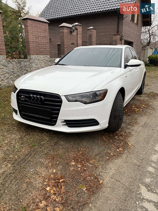 Седан Audi A6 2012 в 