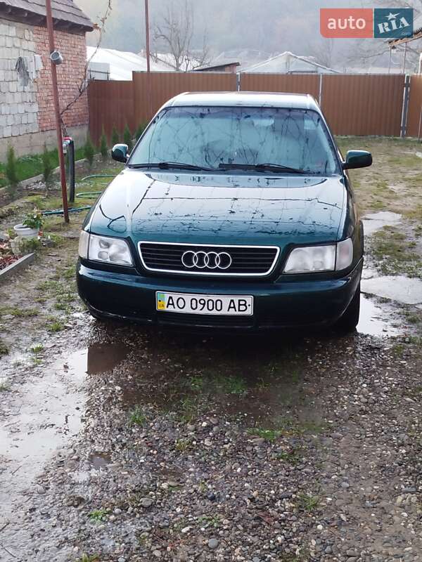Седан Audi A6 1995 в Виноградове