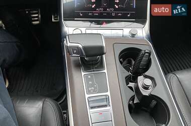 Седан Audi A6 2019 в 