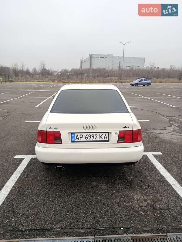 Седан Audi A6 1996 в Запорожье