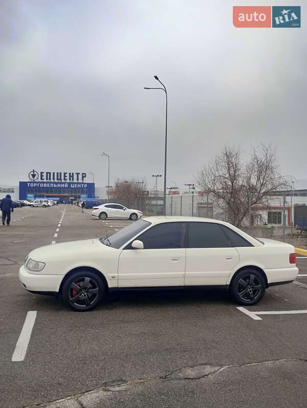 Седан Audi A6 1996 в Запорожье