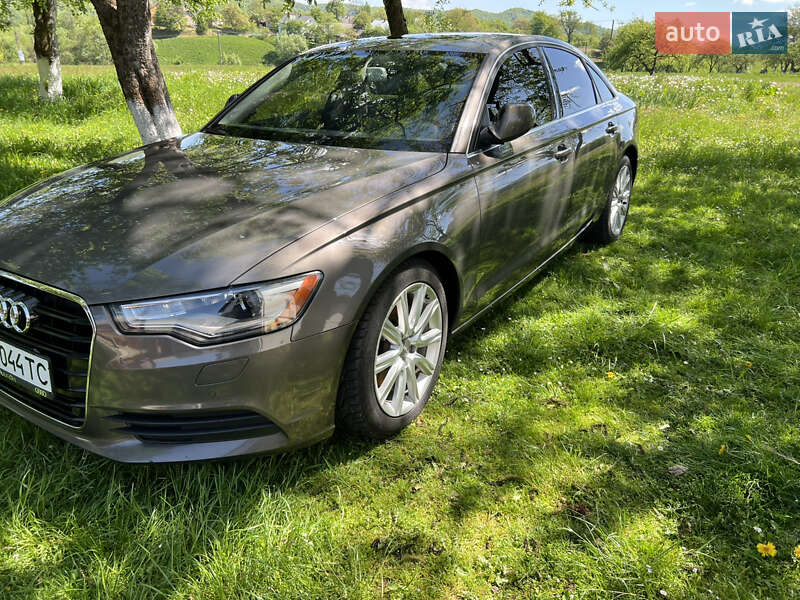 Седан Audi A6 2012 в Жовкве