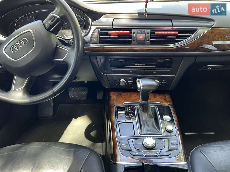 Седан Audi A6 2012 в Жовкве