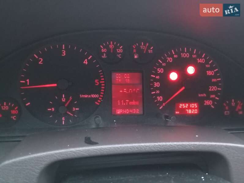 Универсал Audi A6 1998 в Ставище