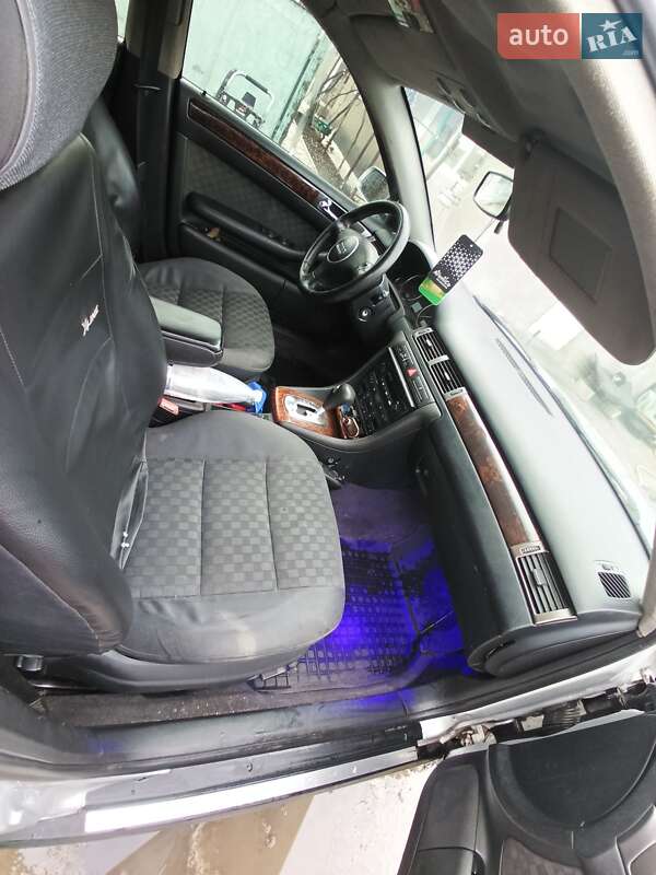 Седан Audi A6 2002 в Еланце