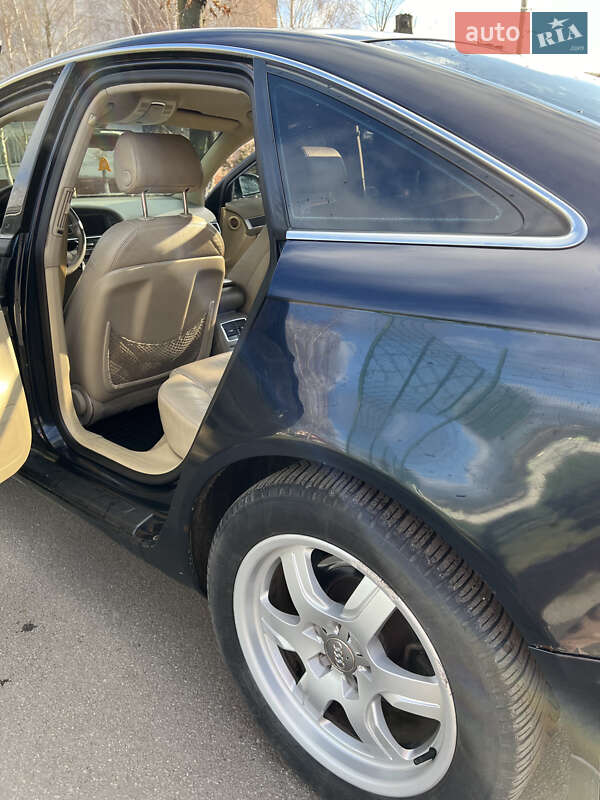 Седан Audi A6 2004 в Калиновке