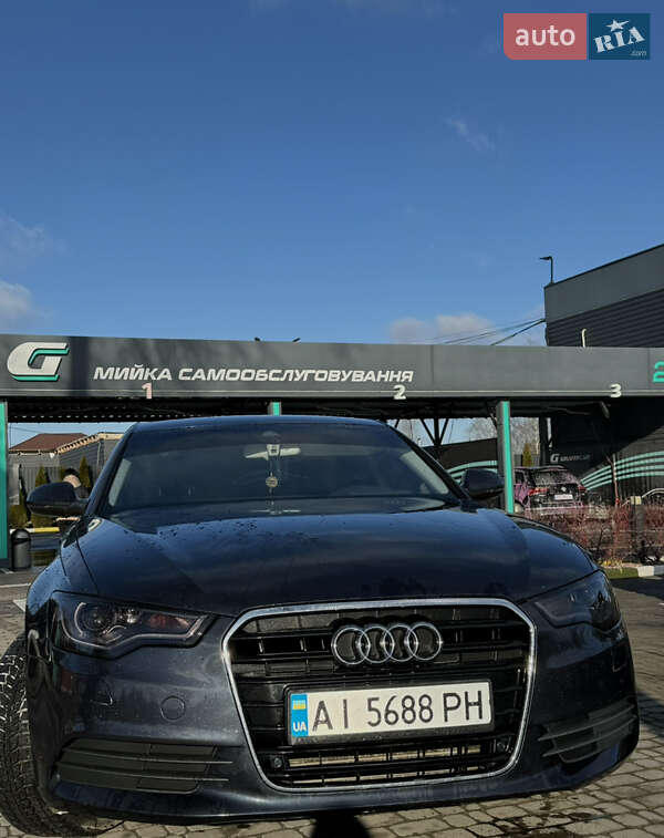 Седан Audi A6 2013 в Коростене