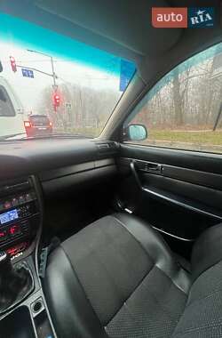 Седан Audi A6 1995 в 